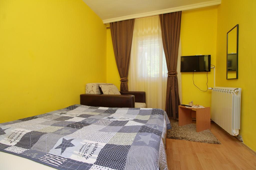 Junior Apartment *